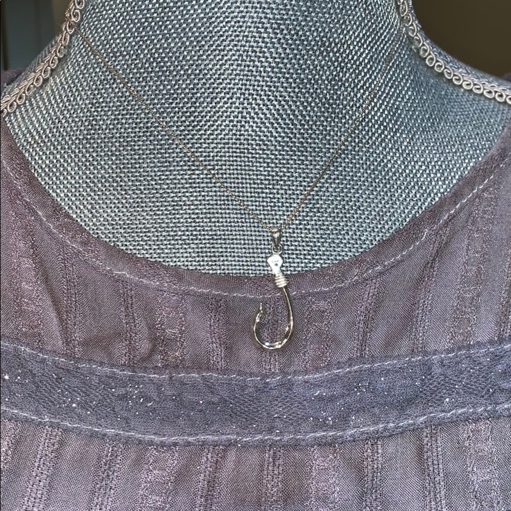 Silver hook necklace made in Hawaii. .925 silver.